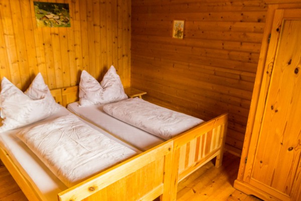 schlafzimmer6ED6D209-4D0C-8932-4147-EF7BA4C9FBFB.jpg